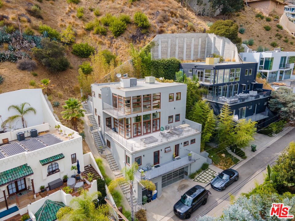 1929 Curson Pl, Los Angeles CA 90046