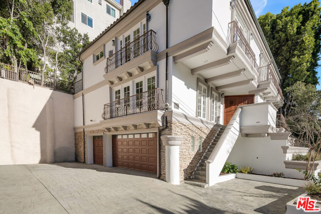 3625 Coldwater Canyon Ave, Studio City CA 91604