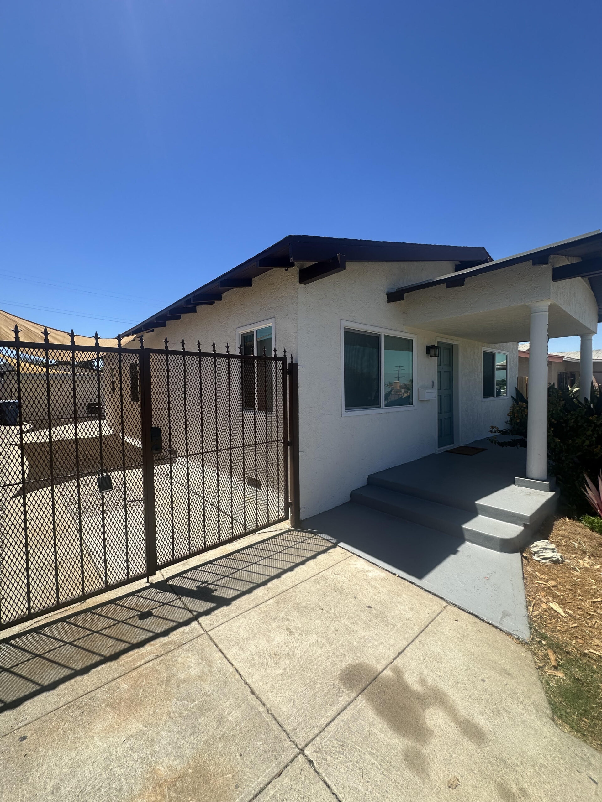 7029 4th Street, Los Angeles CA 90043